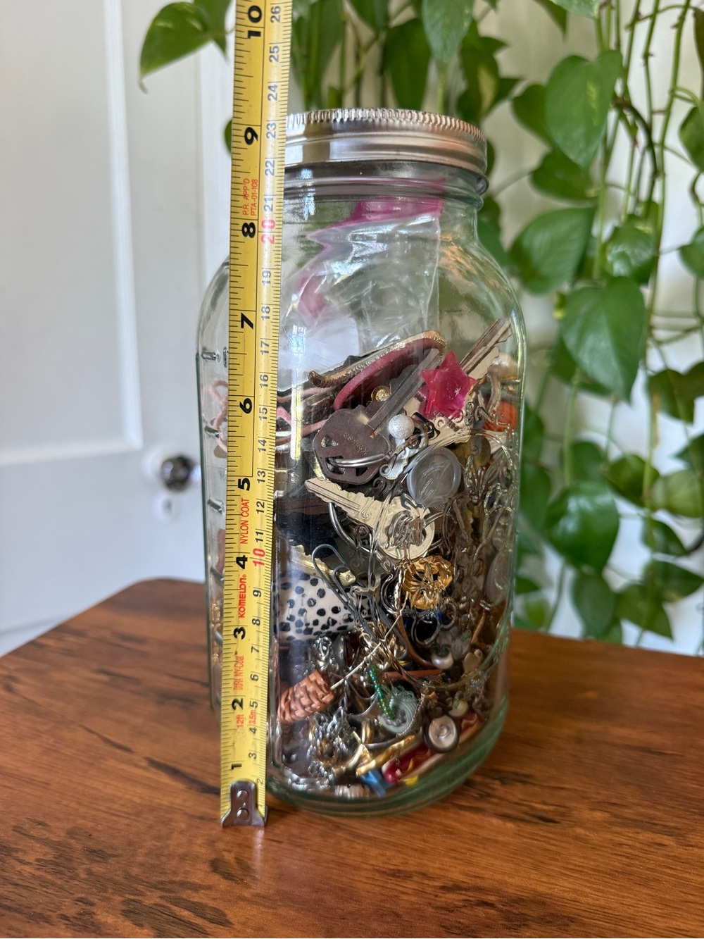 x-large mason jar of trinkets - metal toys, jewelry - Picture 2 of 16
